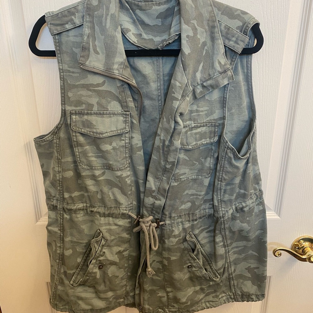 Maurices camp vest